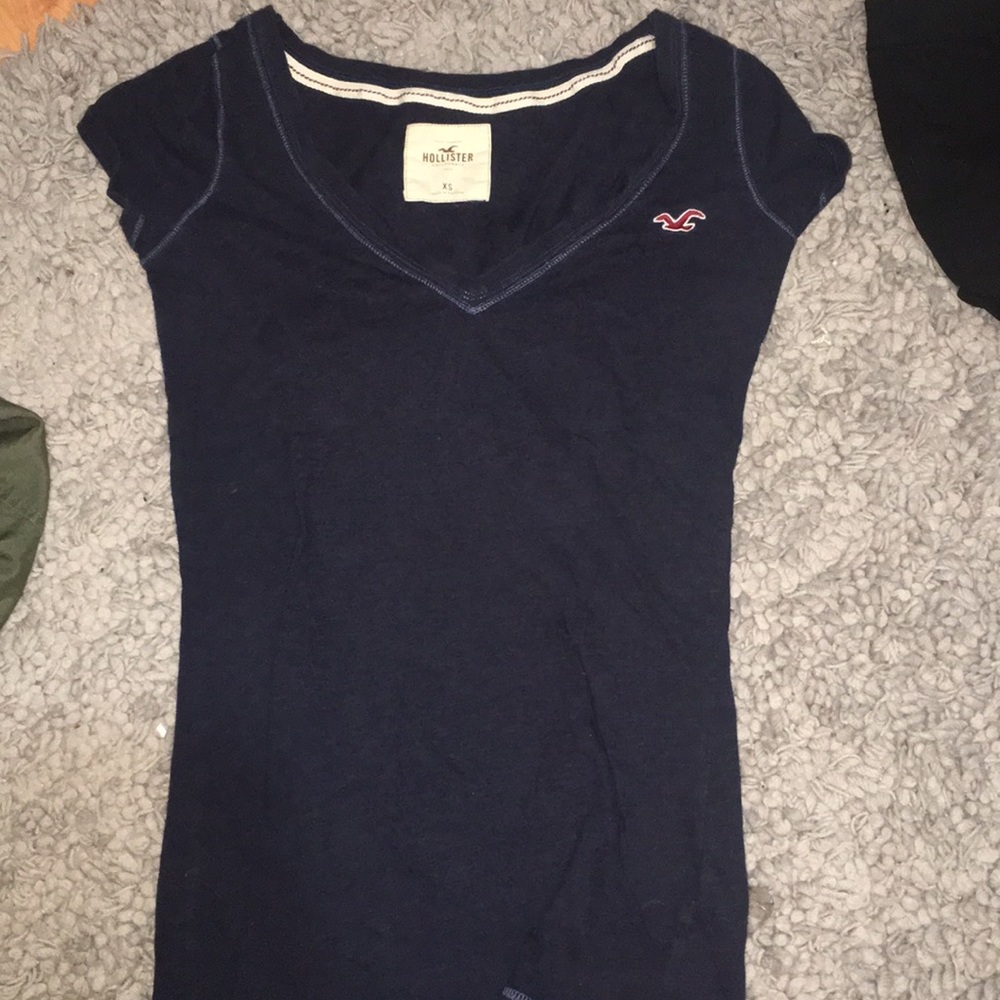 Hollister V-neck shirt